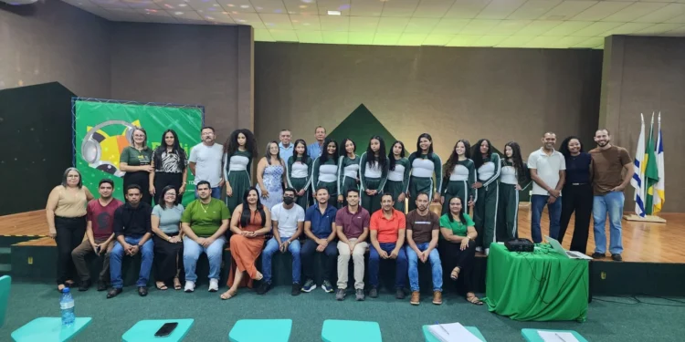 ETI Fidêncio Bogo recebe gestores e educadores de Couto Magalhães e São Miguel do Tocantins