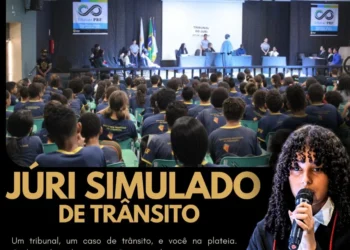 Alunos assistem júri simulado sobre acidente de trânsito