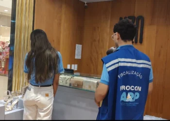 Órgão realizou uma ação de fiscalização e orientação aos comerciantes nos principais pontos de comércio na Capital