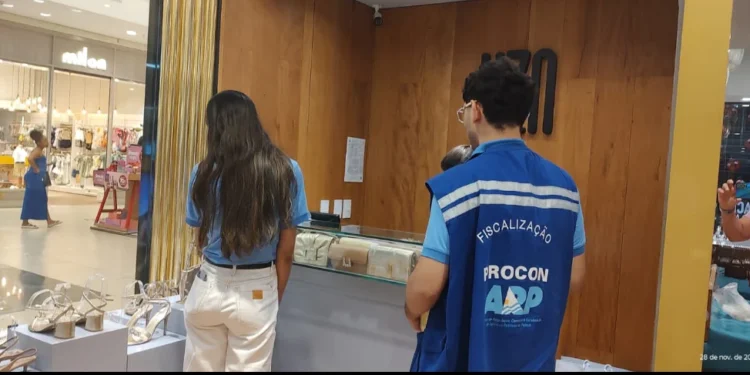 Órgão realizou uma ação de fiscalização e orientação aos comerciantes nos principais pontos de comércio na Capital