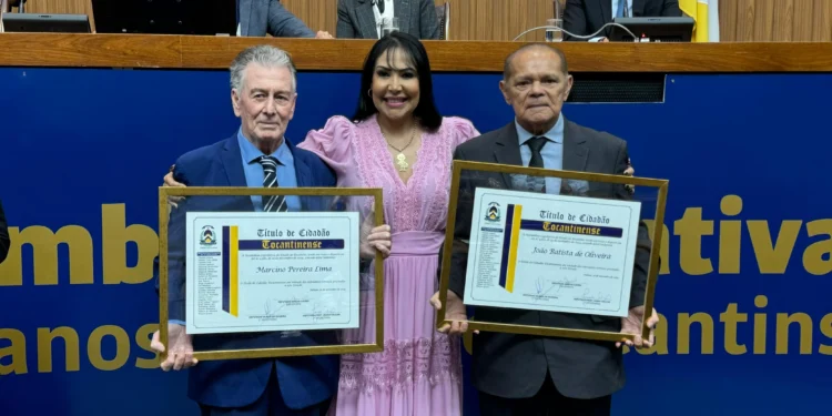 Janad Valcari presta homenagens a personalidades do Estado em sessão solene