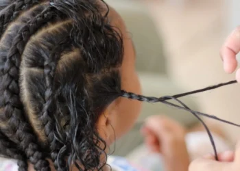 Na programação, oficinas de penteado afro, apresentações musicais e de dança, brincadeiras e exposição das produções artísticas das crianças