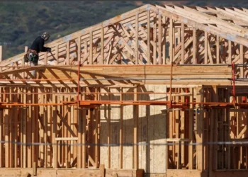 Construção de casa na Califórnia, EUA • 28/03/2024. REUTERS/Mike Blake/File photo