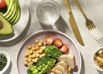 Veja os melhores alimentos para consumir na véspera e no dia do Enem • Freepik