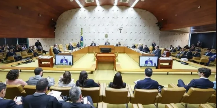 “Prática doentia”,“anomalia sexual”: o que dizem os livros retirados de circulação pelo STF por conteúdos homofóbicos