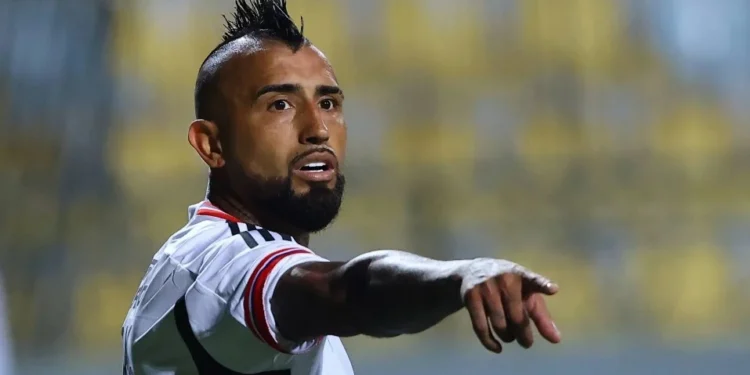 Vidal, ex-Flamengo e Athletico-PR, é investigado por agressão sexual no Chile