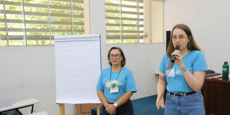 Isabel Acker afirmou que a consulta pública, livre, prévia e informada é um processo que visa uma construção coletiva desde o planejamento das oficinas às audiências públicas._Foto Washington Luiz/Governo do Tocantins
