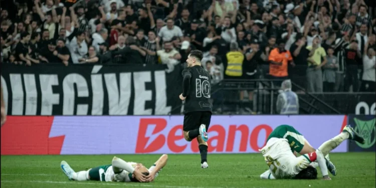 Garro comemora seu gol no duelo entre Corinthians e Palmeiras • Divulgação/Brasileirão