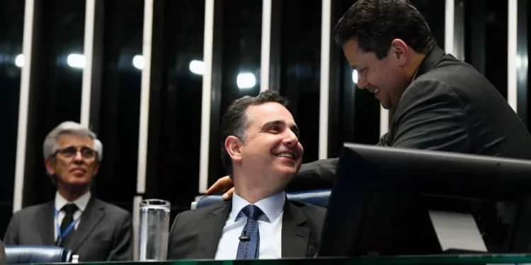 Corte de gastos: governo Lula convoca Dias e Lupi para reunião