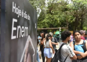 Primeiro dia da prova do Enem 2024 em Fortaleza • Caio Rocha/Ishoot/estadão conteúdo