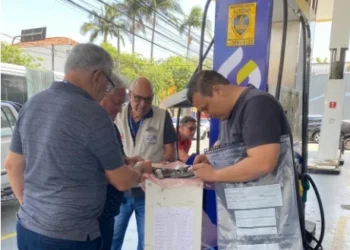 Técnico da área de Instrumentos da AEM participa de capacitação sobre fraudes em bombas de combustível