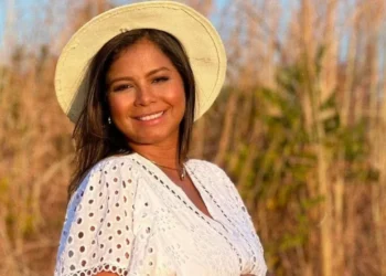 Karle Cristina Vieira estava grávida de 39 semanas. Ela e o bebê morreram no Hospital e Maternidade Dona Regina. — Foto: Arquivo Pessoal