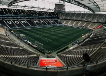 Deutsche Bank Park, casa do Eintracht Frankfurt • Foto: Divulgação/ Eintracht Frankfurt