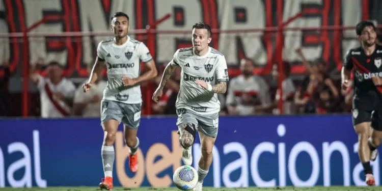 Bernard lamenta derrota do Atlético-MG para lanterna do Brasileirão