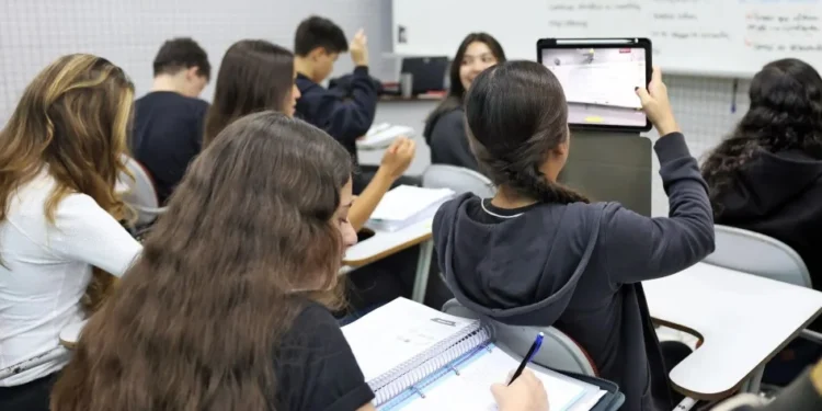 Faculdades e EaD podem aumentar o acesso ao ensino público superior