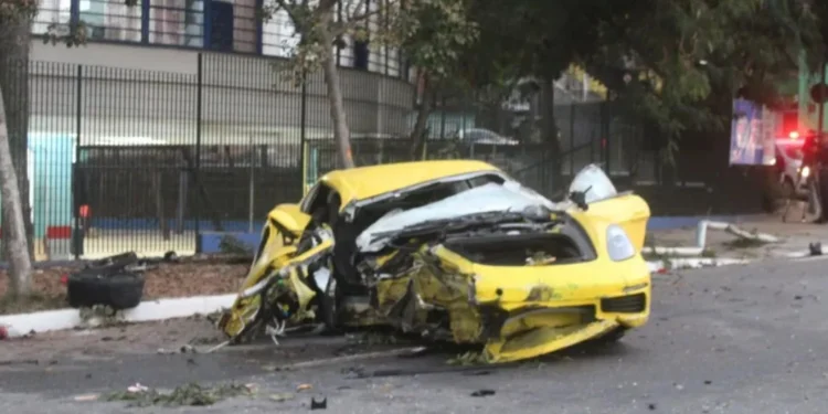 Porsche que atingiu e matou motociclista em São Paulo • Alexandre Serpa/Ato Press/Estadão Conteúdo