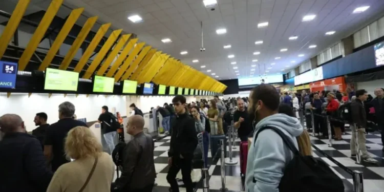 Chuva forte causa cancelamentos e atrasos de voos no aeroporto de Congonhas