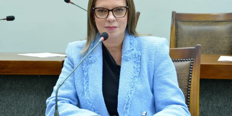 Assembleia Legislativa aprova Lei de Claudia Lelis que cria a Semana Estadual de Apoio aos Portadores de Alzheimer