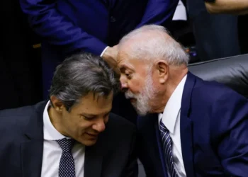 Segundo análise do banco, riscos fiscais estão elevados em função de crescimento das despesas obrigatórias acima do limite, aumento da isenção do imposto de renda e falta de transparência • Adriano Machado/Reuters