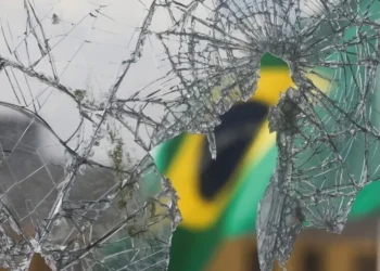 Atos depredaram as sedes dos Três Poderes em Brasília no dia 8 de janeiro • Ricardo Moraes/Reuters (10.jan.23)