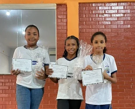 Projeto Leitores do Mês da ETI Luiz Gonzaga celebra dedicação dos alunos à leitura