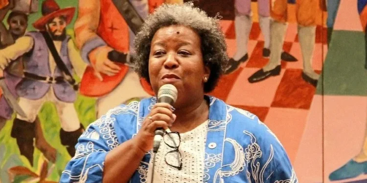 Bets permitem cassino no bolso do brasileiro, diz ministra dos Direitos Humanos e da Cidadania