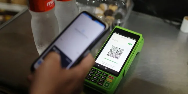 Banco Central amplia regras para que instituições possam aderir ao Pix