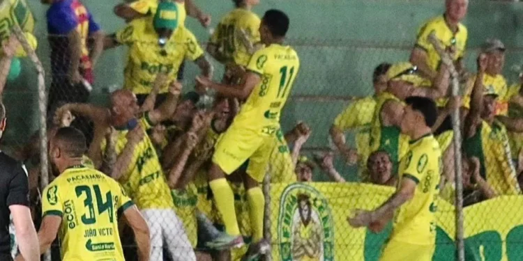 Com Santos garantido, veja as chances de acesso dos outros clubes à Série A