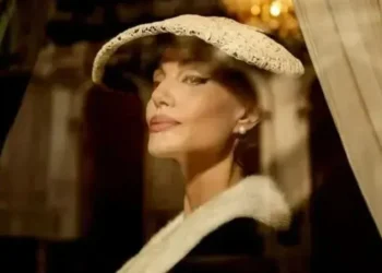 Angelina Jolie em "Maria Callas" • Divulgação