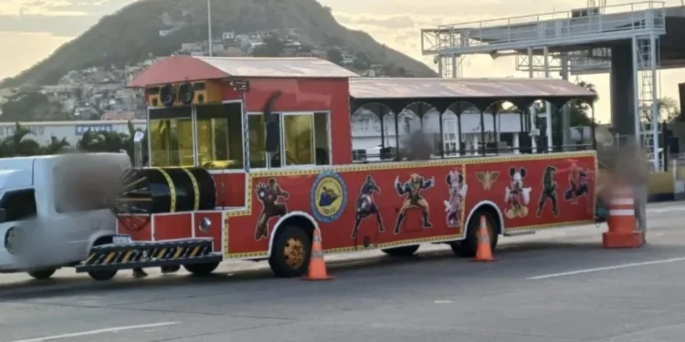 “Trenzinho da Alegria” é apreendido com mais de 10 infrações de trânsito no RJ