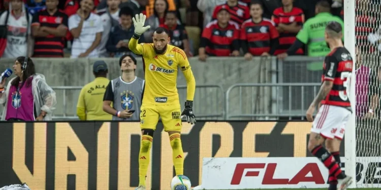 Flamengo e Atlético-MG empatam em noite inspirada de Everson pelo Brasileirão