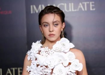 Sydney Sweeney desabafa sobre falta de apoio entre mulheres na indústria • Mario Anzuoni/REUTERS