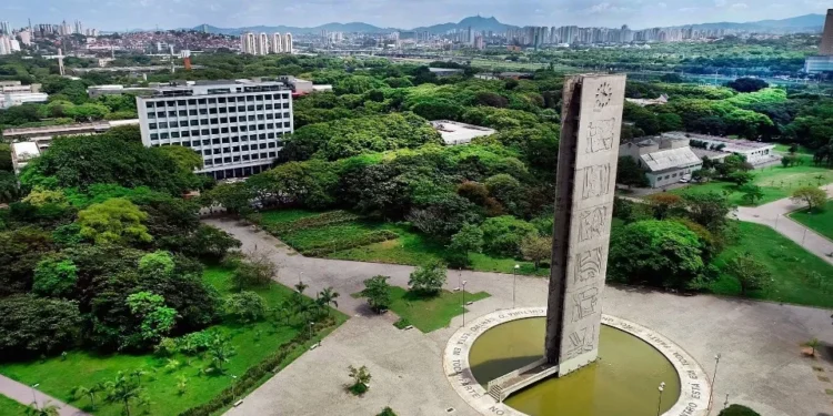 Tudo sobre a Fuvest 2025: datas, questões, local, o que levar e mais