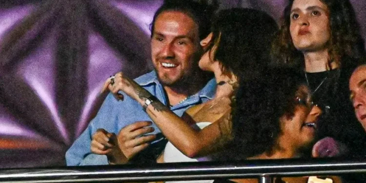 Novo casal? Bianca Andrade e Vitor Kley são vistos juntos em show