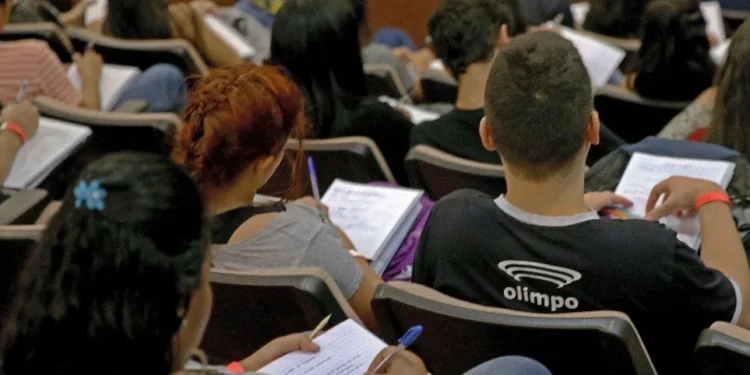 Gabarito oficial Enem 2024: confira as respostas da prova cinza do 2º dia