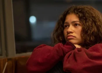Zendaya como Rue em "Euphoria" • Divulgação/HBO