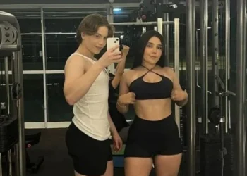 Emenson e a amiga Letícia, que denunciaram o caso em redes sociais • Reprodução/ Redes sociais