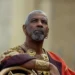 Denzel Washington fica confuso com protocolo real ao conhecer o rei Charles 3º