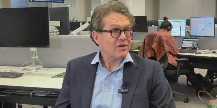 Área econômica é o ponto mais fraco do governo Lula, diz editor do Financial Times ao CNN Money