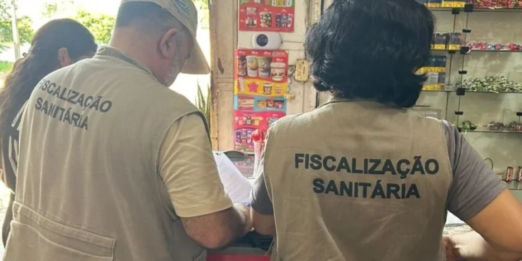 Vigilância sanitária emite 72 notificações durante ação em estabelecimentos de Palmas