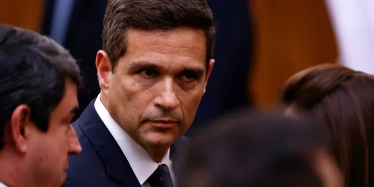 Vejo com muita preocupação a PEC da escala 6×1, diz Campos Neto