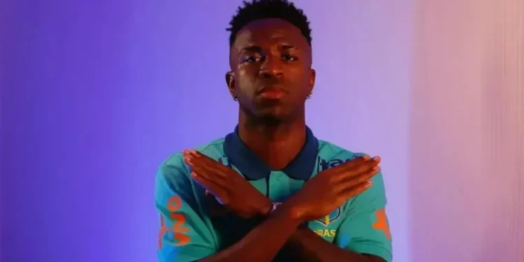 Vini Jr. faz gesto antirracista • Rafael Ribeiro/CBF