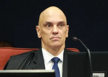 Carro do Exército foi usado em plano elaborado para matar Moraes, diz PF