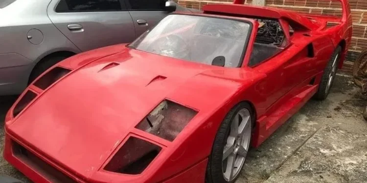 Ferrari processa homem por criar e vender réplica de carro em SP