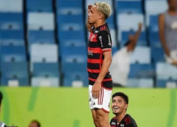 Matheus Gonçalves comemora com feito para o Flamengo nos acréscimos • Marcelo Cortes / CRF