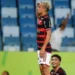 Com destaque da base, Flamengo vira contra o Cuiabá no apagar das luzes