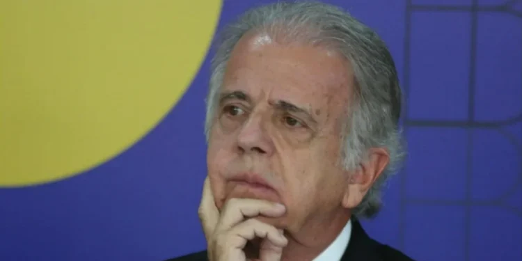 Defesa acatou o que Fazenda pediu, diz Múcio à CNN sobre corte de gastos