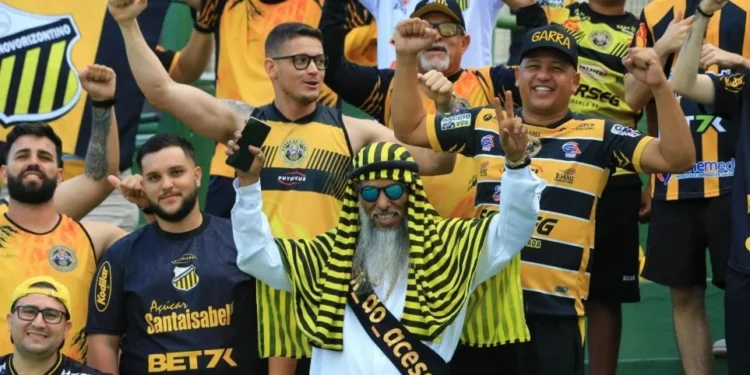 Torcedores do Novorizontino durante o jogo contra o Goiás • X/Brasileirão Série B