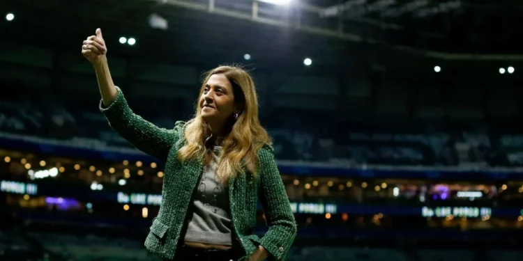 Leila Pereira bate Savério Orlandi e é reeleita presidente do Palmeiras