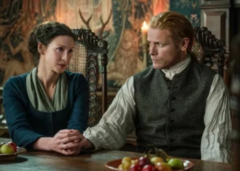 Caitriona Balfe e Sam Heughan em "Outlander" • Divulgação